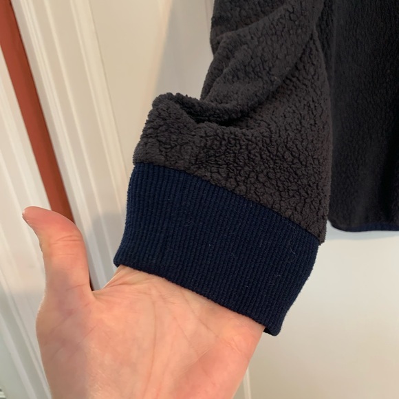 Patagonia Women’s Sherpa Fleece Hoodie - Picture 4 of 7